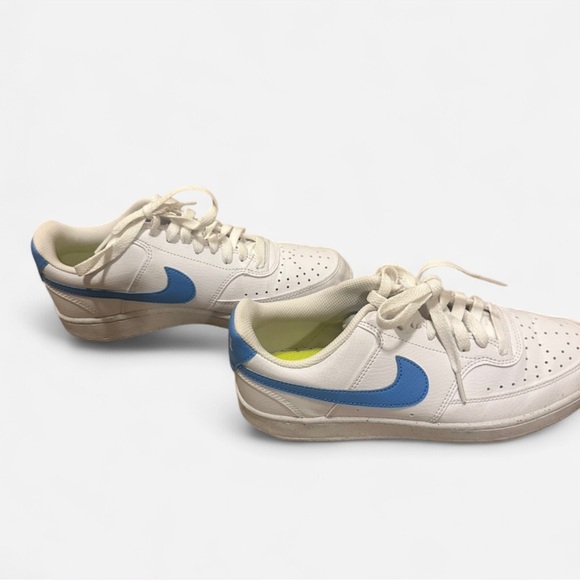 Nike White and Blue Women's Sneakers - Picture 2 of 6